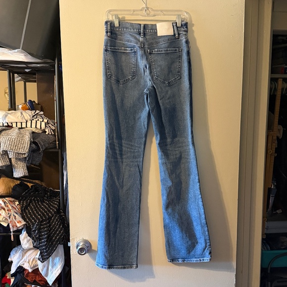 Women's High Waisted Light Wash Relaxed Wide Leg Jeans, Size 2L - Picture 2 of 3
